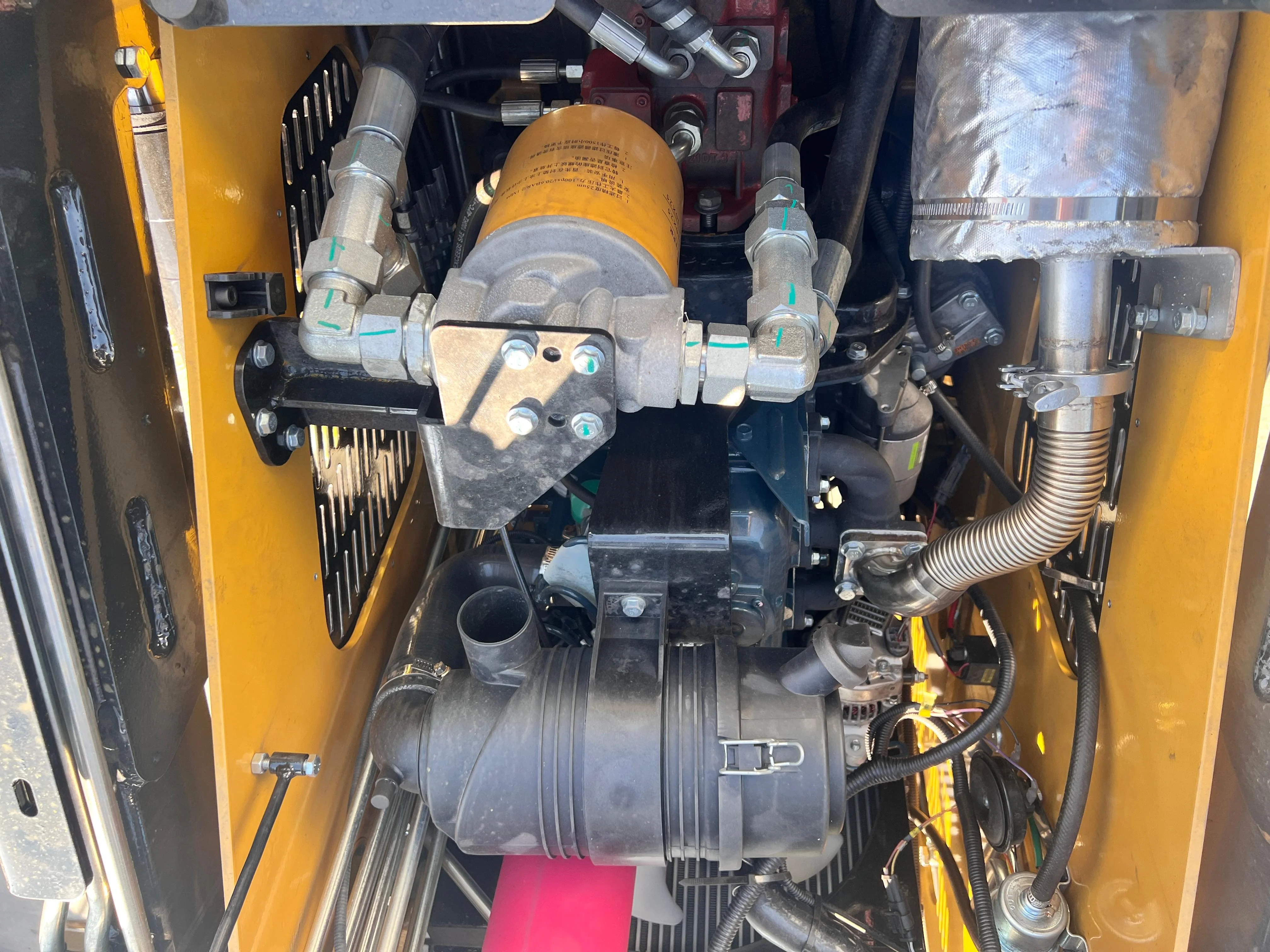 1.4 Ton, Kubota Diesel Engine 27HP Mini Skid Steer | KKT27 - Image 7
