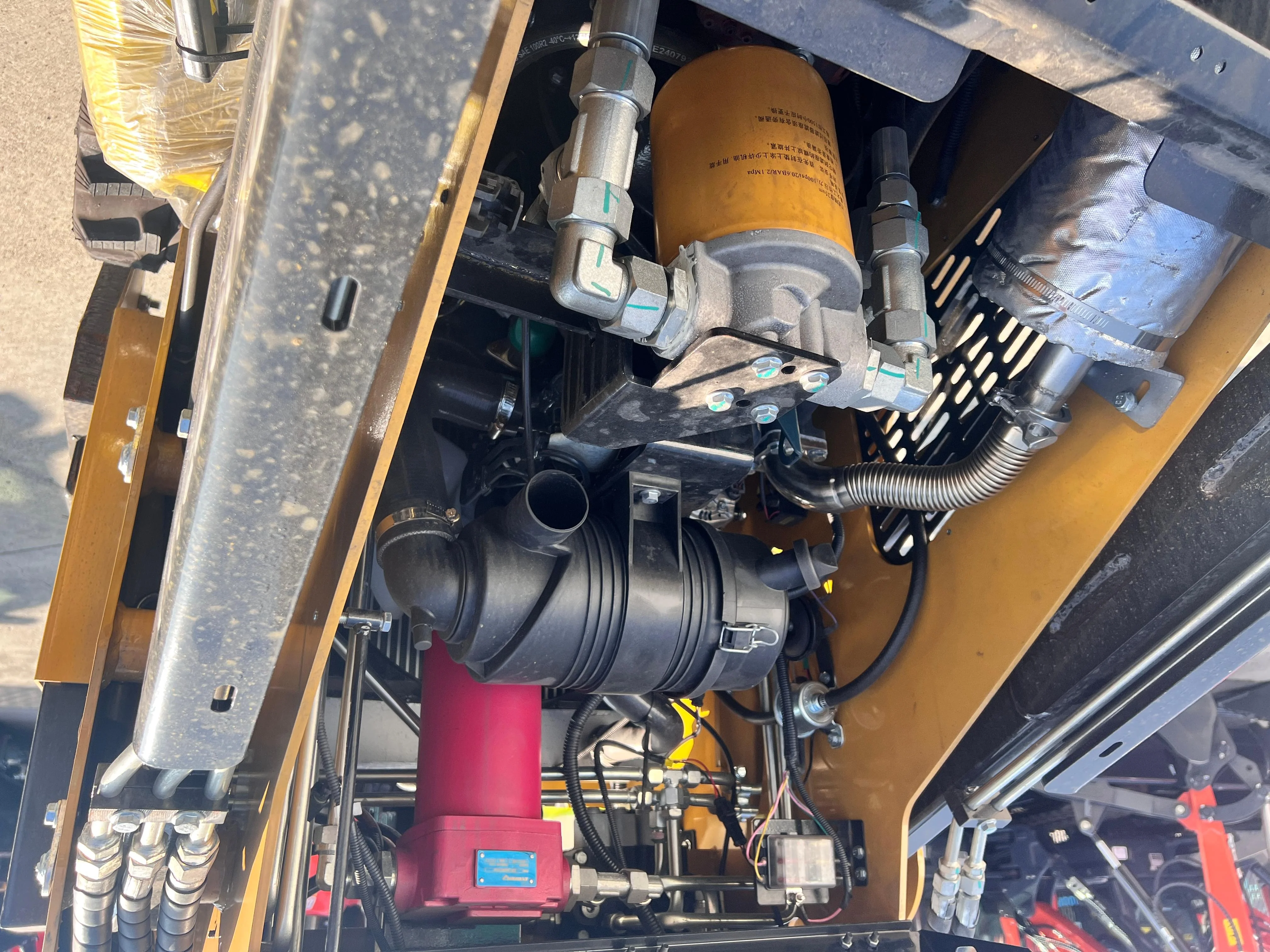 1.4 Ton, Kubota Diesel Engine 27HP Mini Skid Steer | KKT27 - Image 9